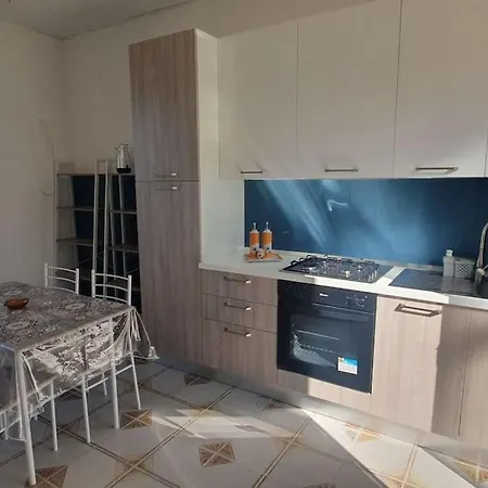 Tinta Dal Mare. Bilocale Vista Mare A Calopezzati