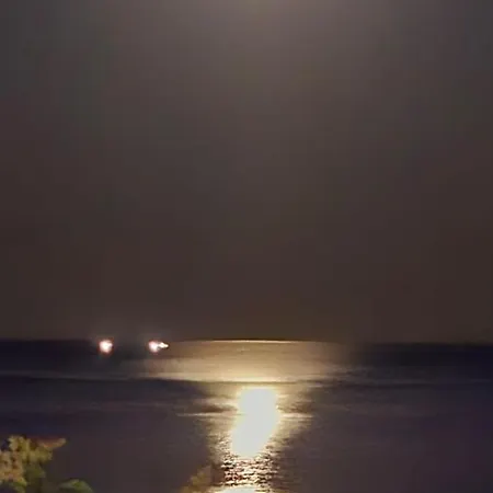 Tinta Dal Mare. Bilocale Vista Mare A Calopezzati